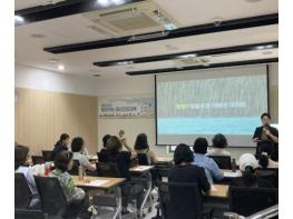 갱년기! 혼자 견디지 마세요…강동구 강일보건지소, 중년여성 마음 돌보다 기사 이미지