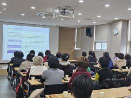 시흥시치매안심센터, 시니어 치매서포터즈 '가치동행' 사전교육 실시 기사 이미지