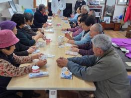 거제시 덕곡마을에 번진 건강한 미소, 덕곡보건진료소 구강보건교육 큰 호응 기사 이미지