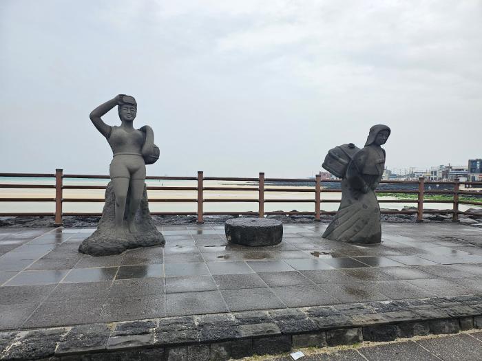 '한번 나간 돈은 돌아오지 않는다'를 깨부숴야, 민생지원금보다 (무직자까지)소비 환급시스템을 구축하라 기사 이미지