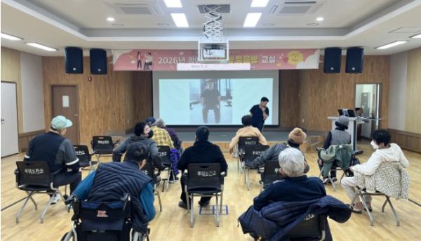 부여군, 지체·뇌병변 장애인 대상 ‘근육빵 웃음빵 교실’ 운영