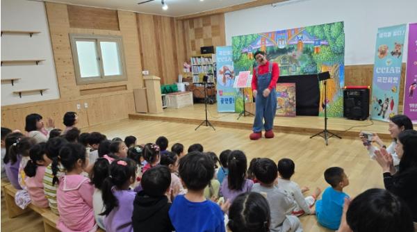 영동군 미취학 아동을 위한 스마트폰 과의존 예방 인형극 실시