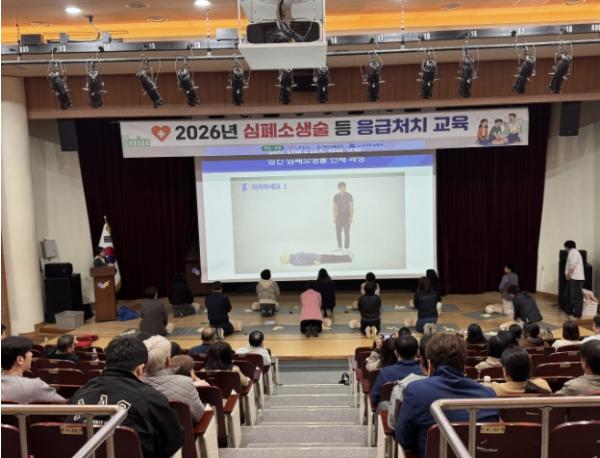 아산시, '4분의 기적' 심폐소생술 교육으로 시민 생명 지킨다