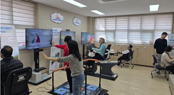 금산군치매안심센터, 인공지능 로봇과 함께하는 스마트 인지훈련 전개