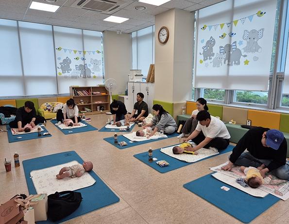 김해시 서부보건소, ‘토요 베이비 마사지 교실’ 성황리 운영