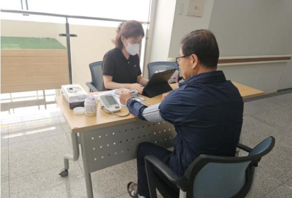 공주시, ‘AI·IoT기반 어르신 건강관리서비스’ 본격 운영  