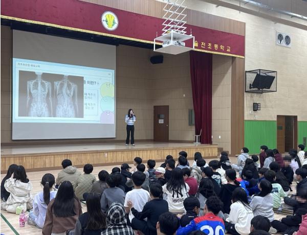 수원시 팔달구보건소·윌스기념병원, 요양보호사 대상 근골격 건강증진 사업 확대 운영