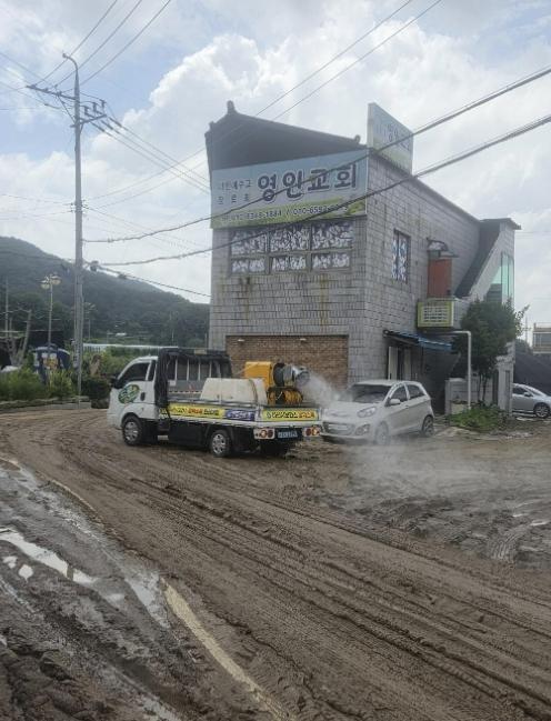 아산시, 영인·인주면 수해지역 긴급 방역소독 실시… 주민 건강 보호 총력