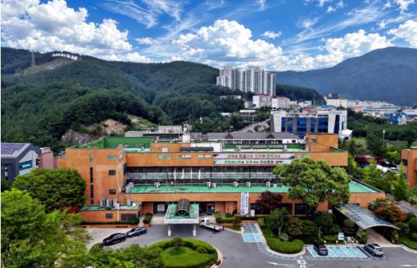 태백시, 공공심야약국 2개소로 확대…요일 나눠 주 7일 운영