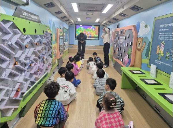 화성특례시 병점구보건소, '찾아가는 버스 유아 흡연위해예방교실' 운영